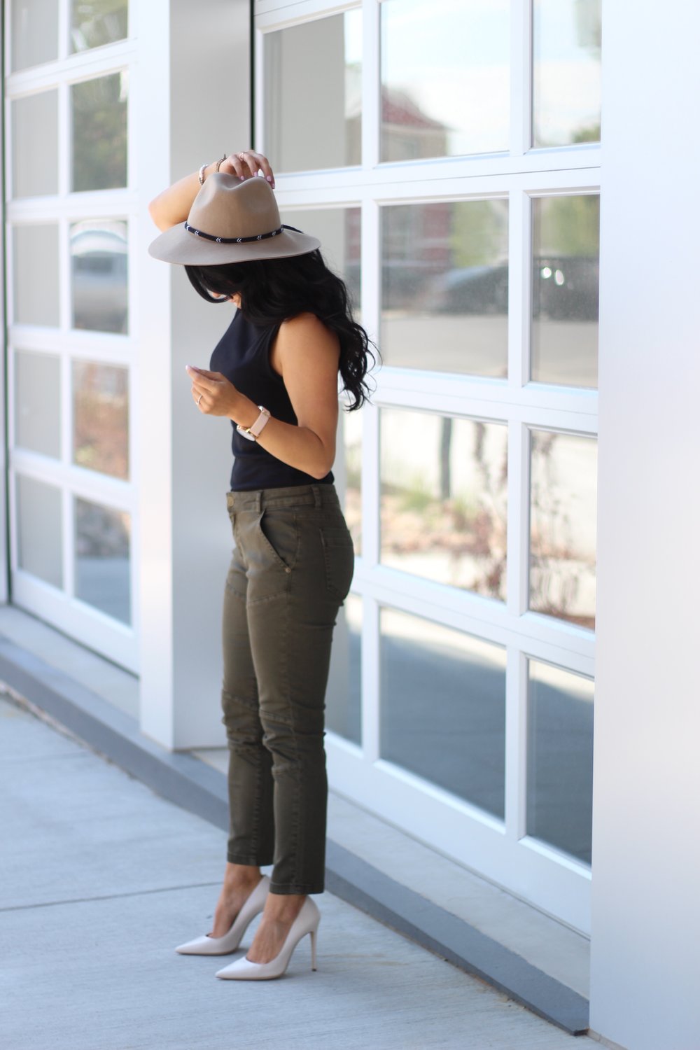 Olive Green Fall Fashion: Effortless Everyday Outfits