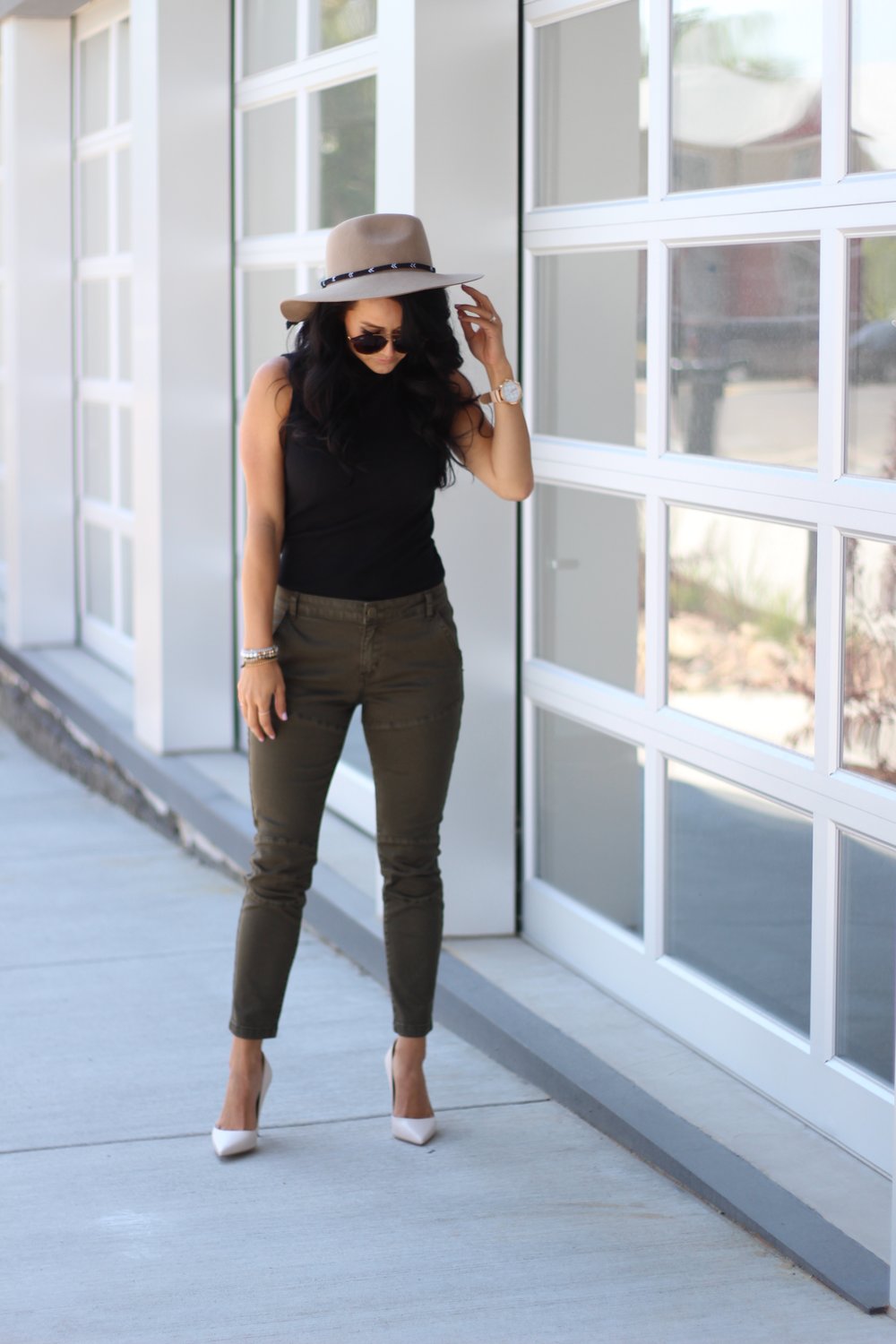 Olive Green Fall Fashion: Effortless Everyday Outfits