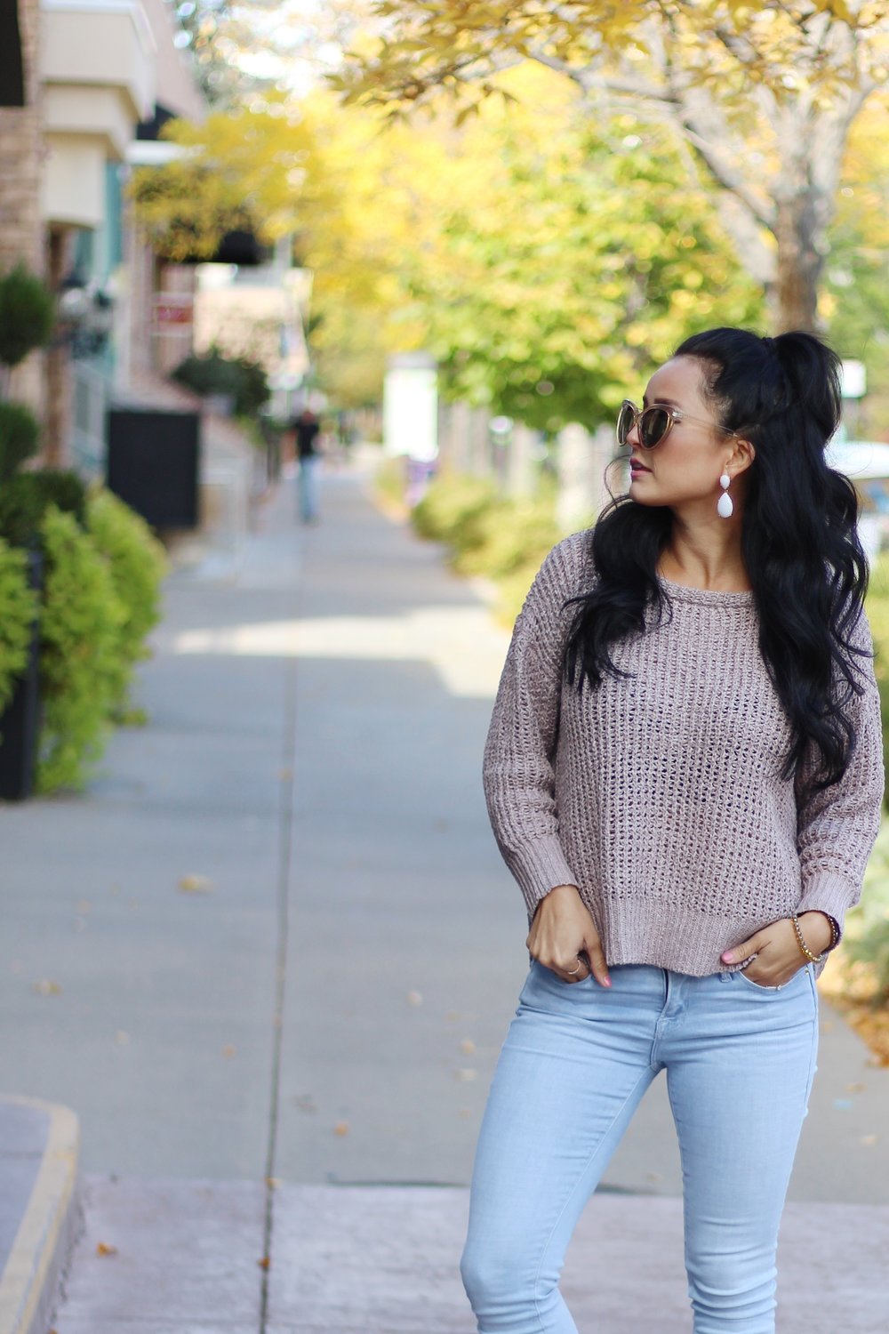 Fall Sweater Styling: Outfit Ideas & Color Combinations