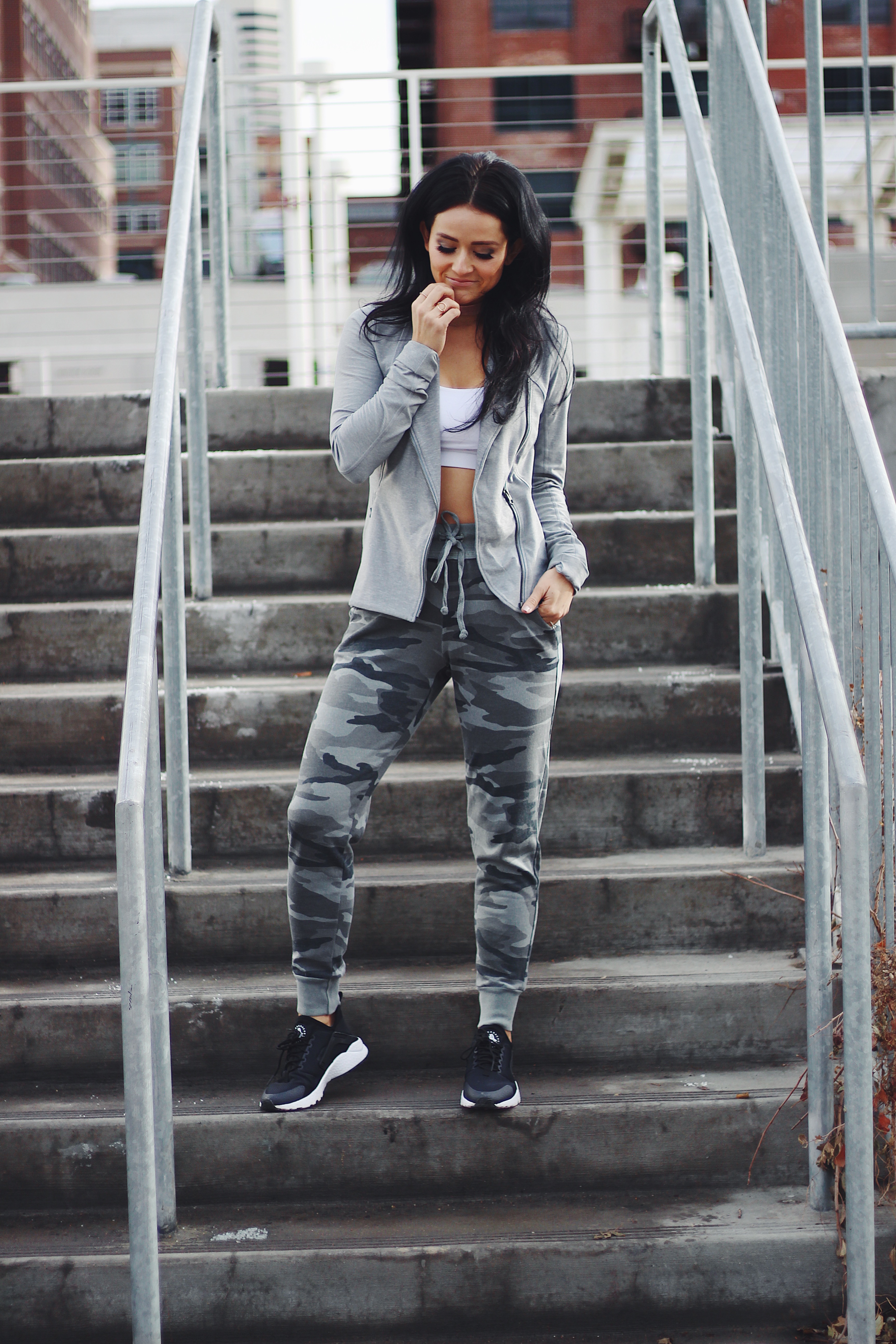 Effortlessly Chic: Styling Sweatpants for a Polished Look