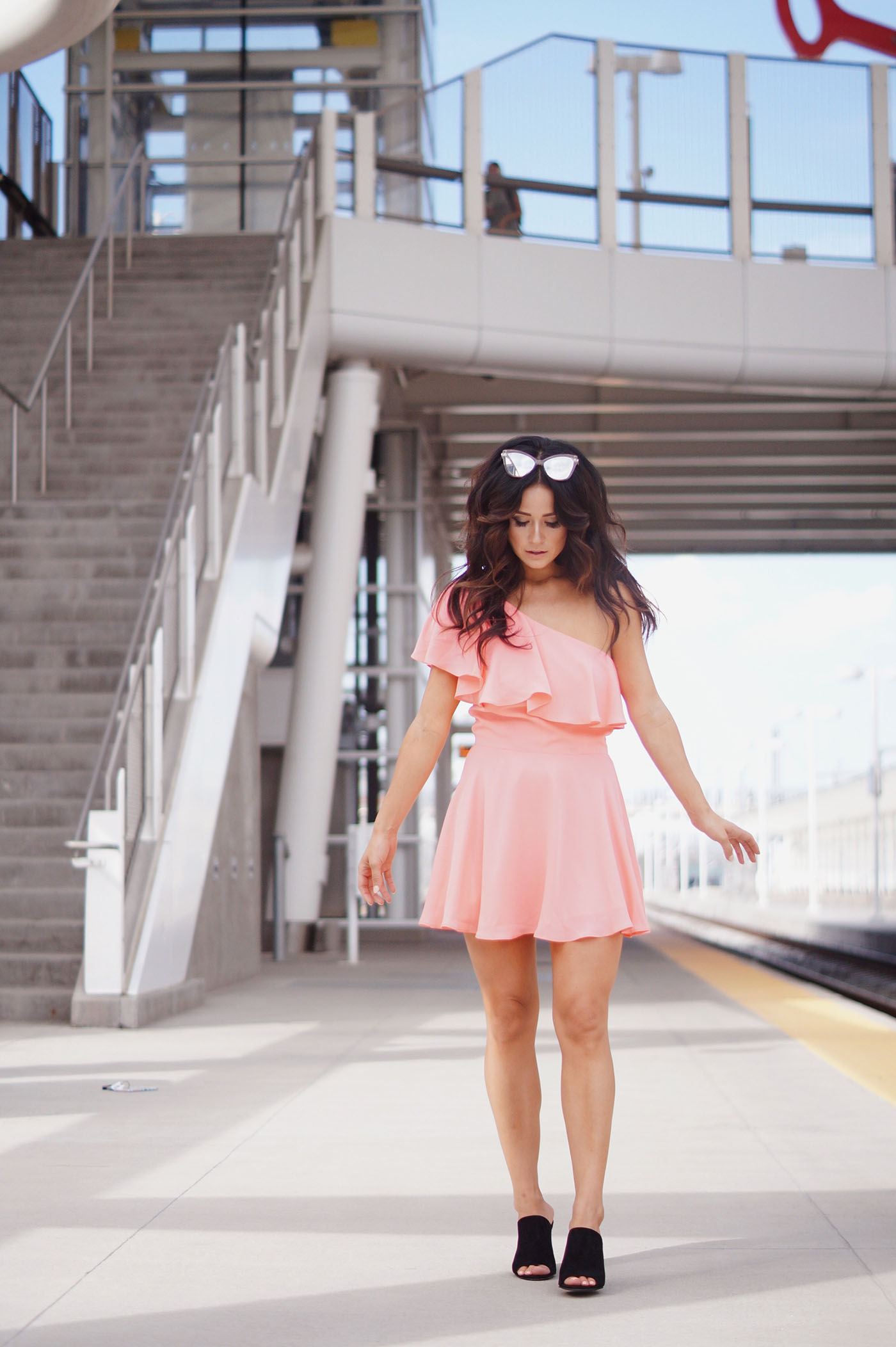 Summer Dresses: Neon & Neutral Styles Under $300