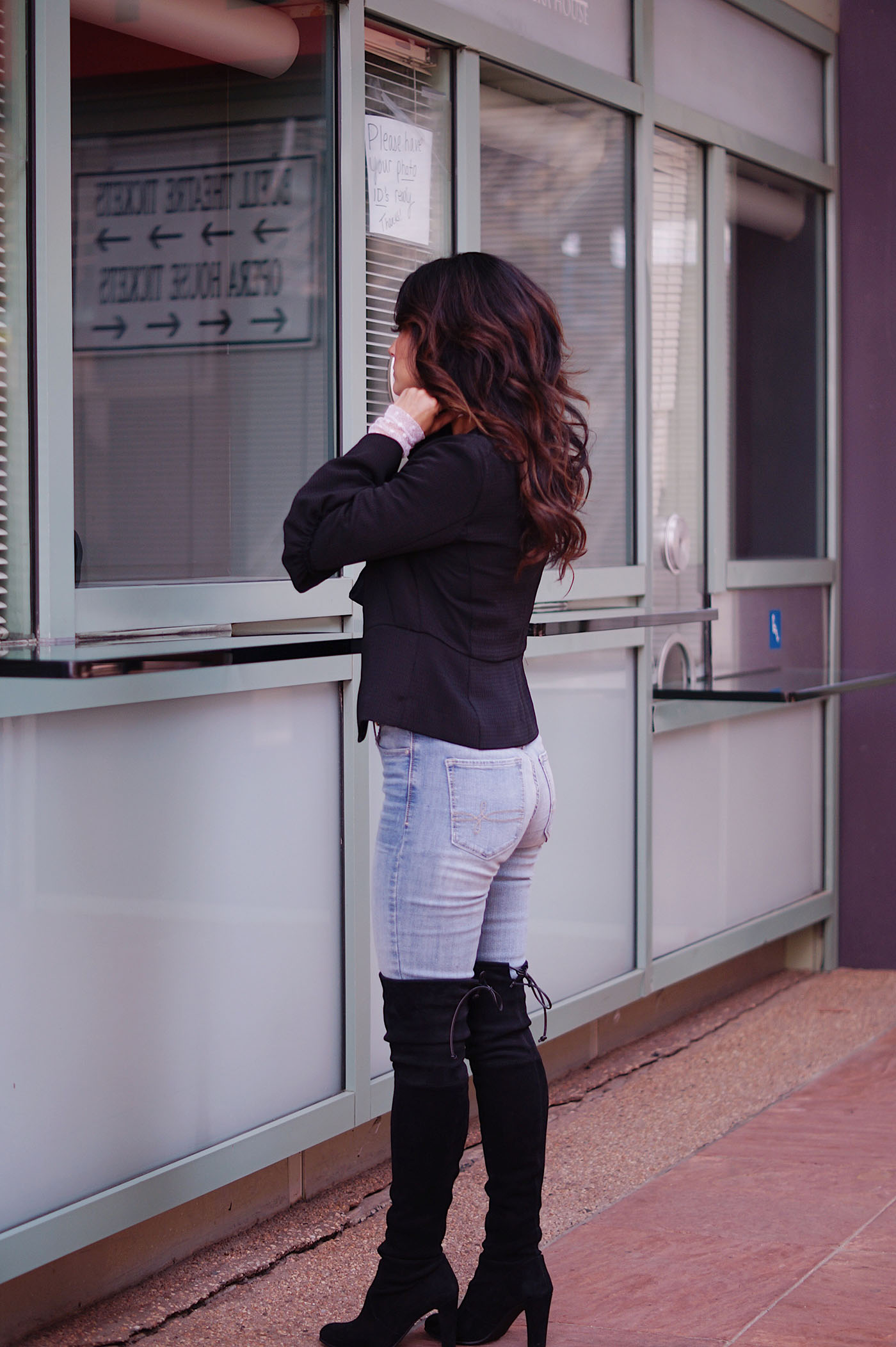 3 Versatile Outfit Ideas Featuring a Levi s DENIM Jacket