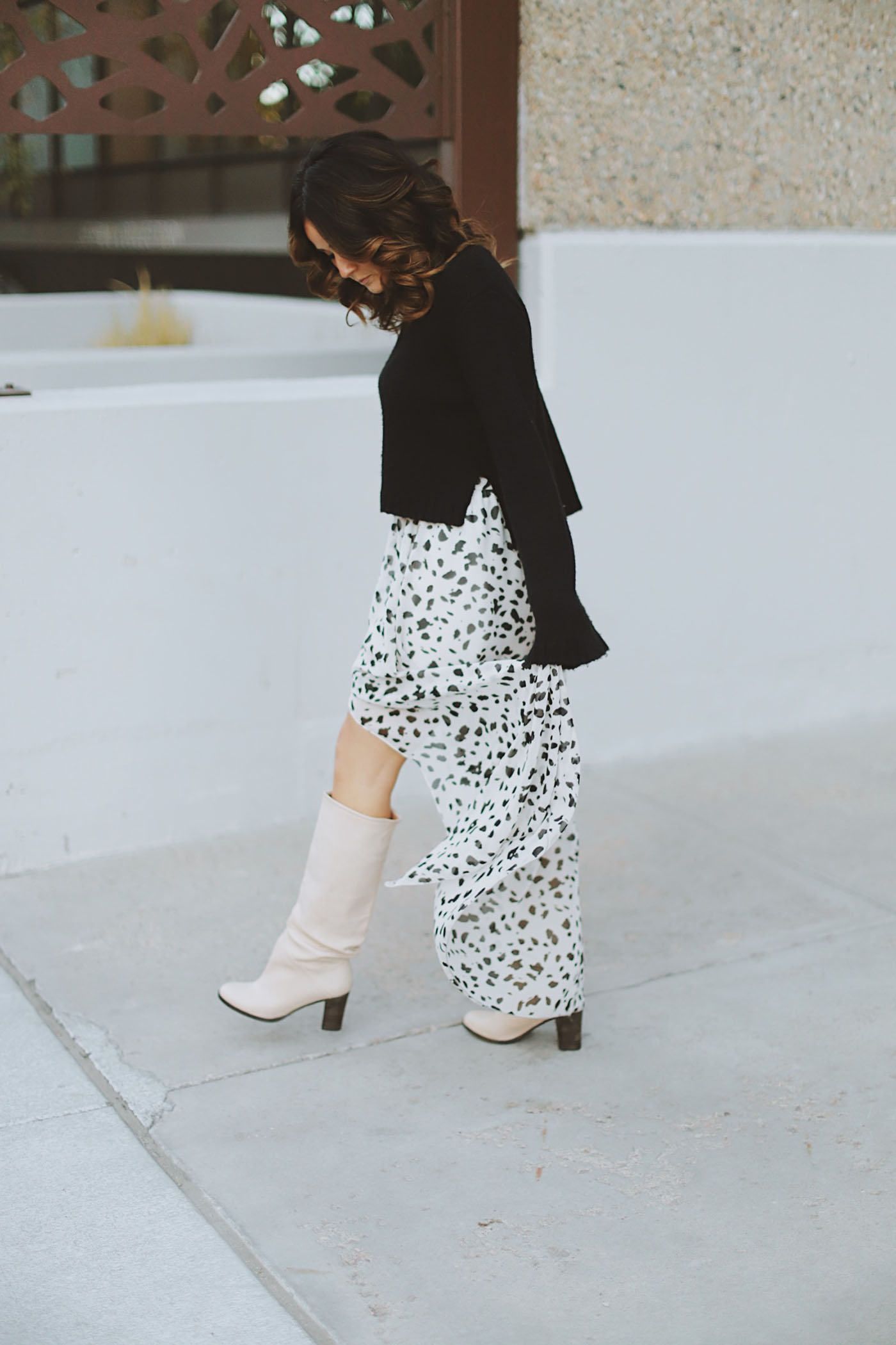 Stylish Ways to Wear Slouchy Boots: Outfit Ideas & Tips