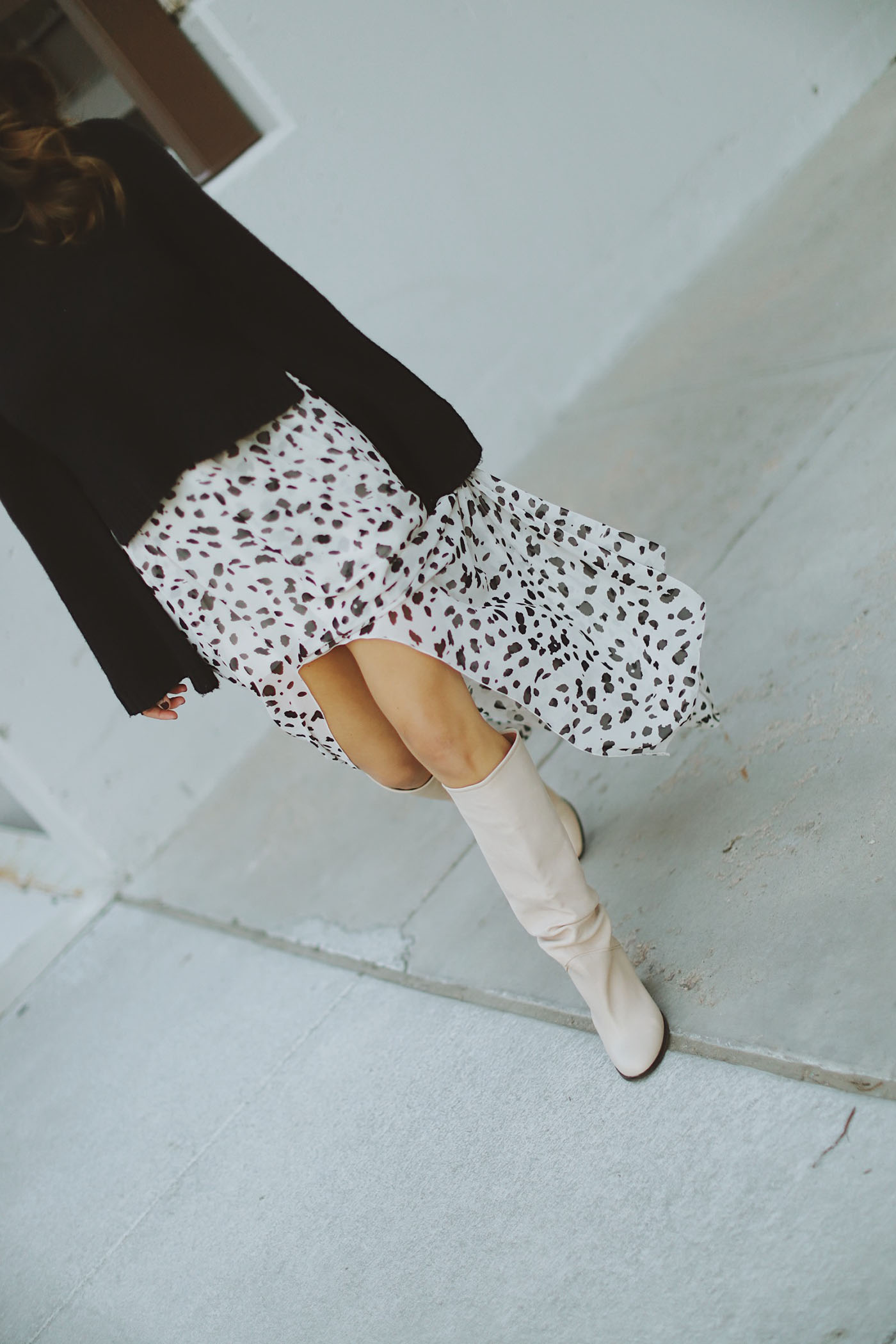 Stylish Ways to Wear Slouchy Boots: Outfit Ideas & Tips
