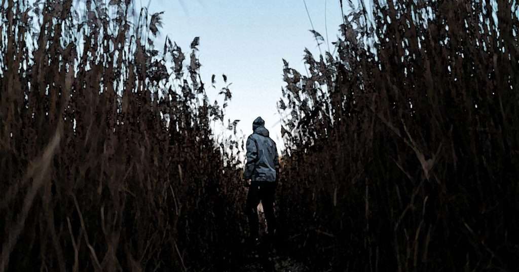Understanding Emotionally Unavailable Men: Signs & Strategies for Healthy Relationships