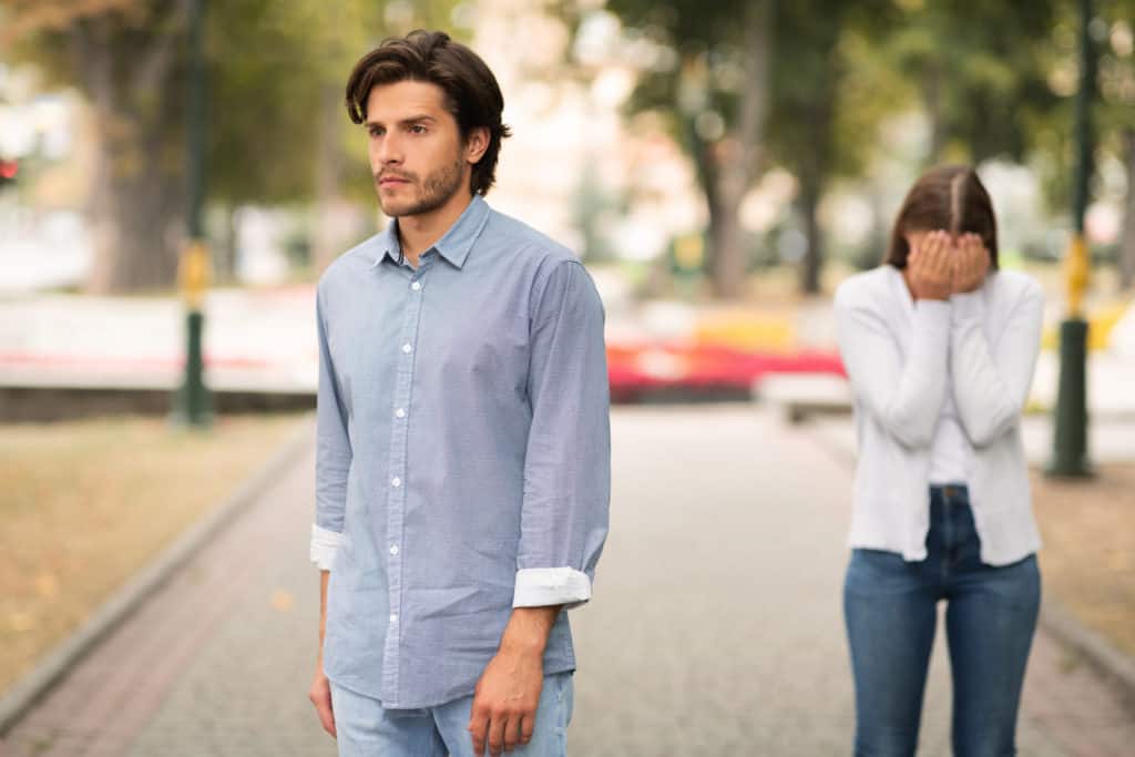 How to Respond When She Likes You: A Comprehensive Guide