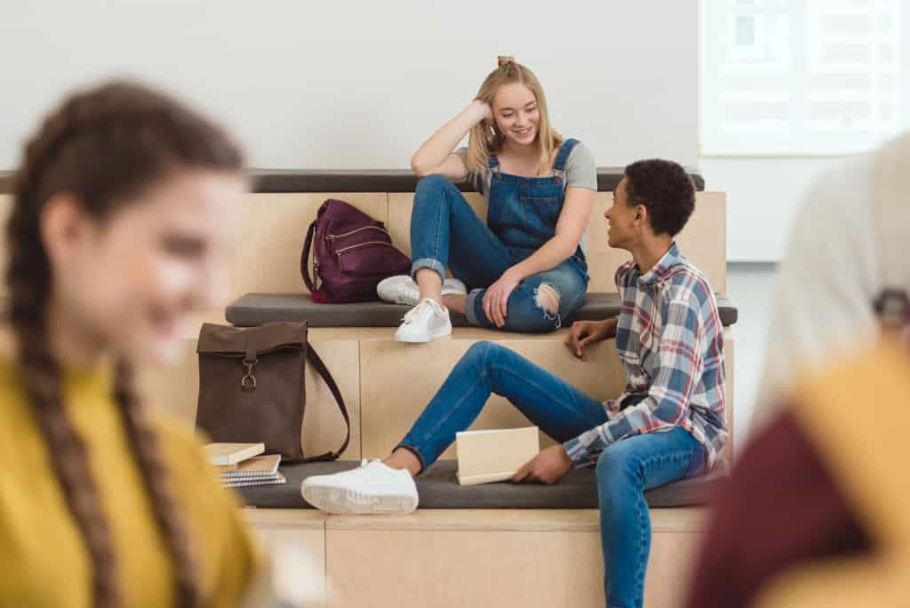 Navigating High School Relationships: Qualities of a Supportive Girlfriend