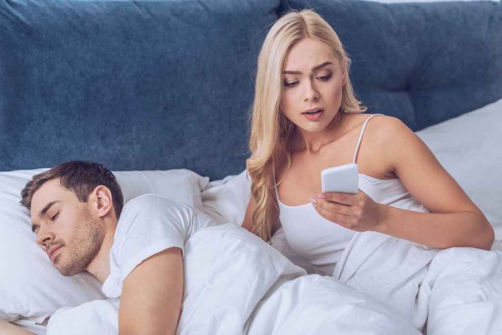 21 Signs of Infidelity in Men: A Comprehensive Guide