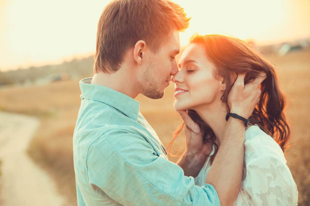 Signs of Love: Demonstrating Affection & Commitment in a Relationship