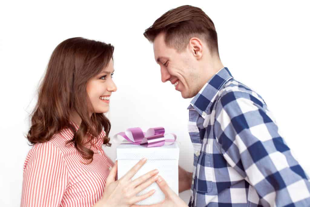 11 Signs Your Boyfriend Deeply Misses You (and What to Do)