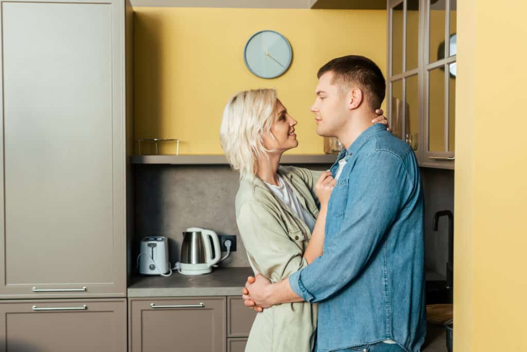How to Make a Girl Feel Special: Sweet Gestures & Signs She s Interested