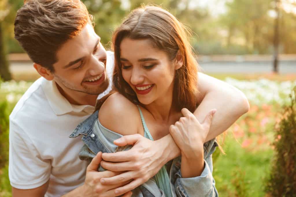 Attract Love: Proven Strategies to Captivate Him