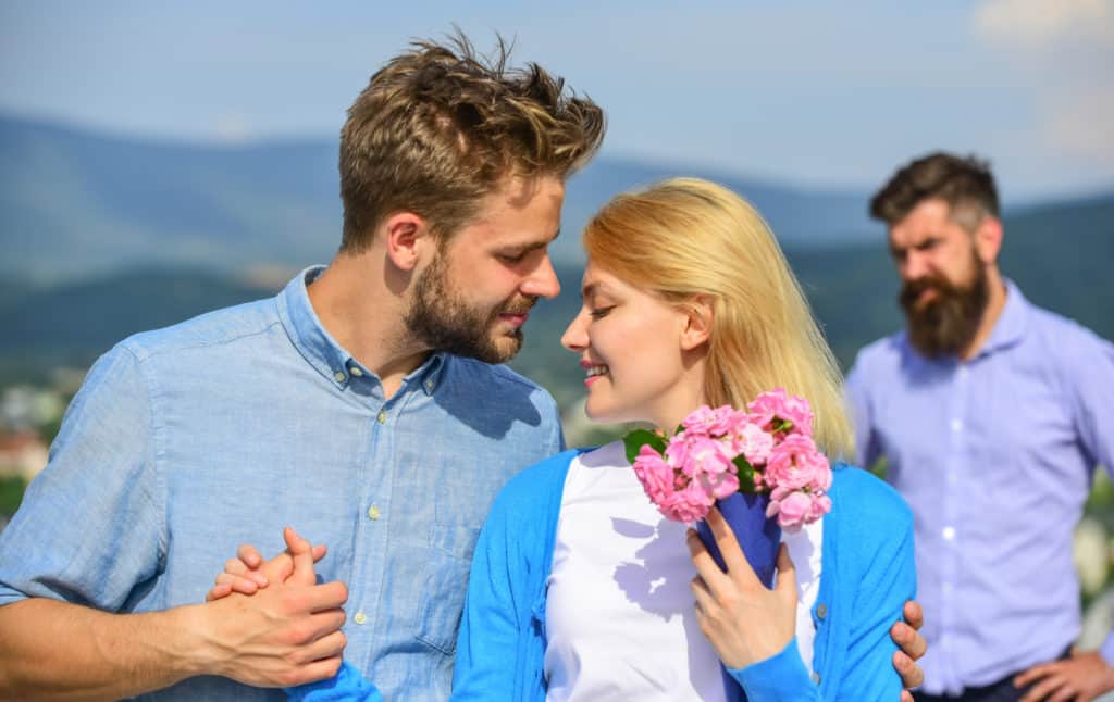 Identifying Possessive Behavior in Male Friends: Red Flags & What to Do