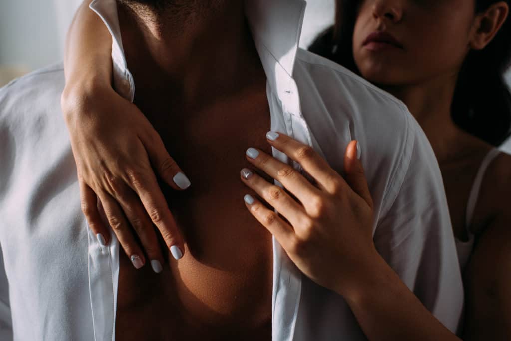 Decoding Leo Men: 11 Signs He s Not Interested