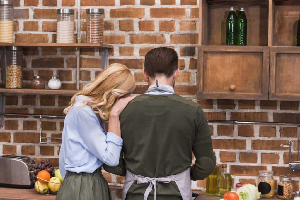 Express Your Love: Creative Ways to Tell Your Girlfriend You Care