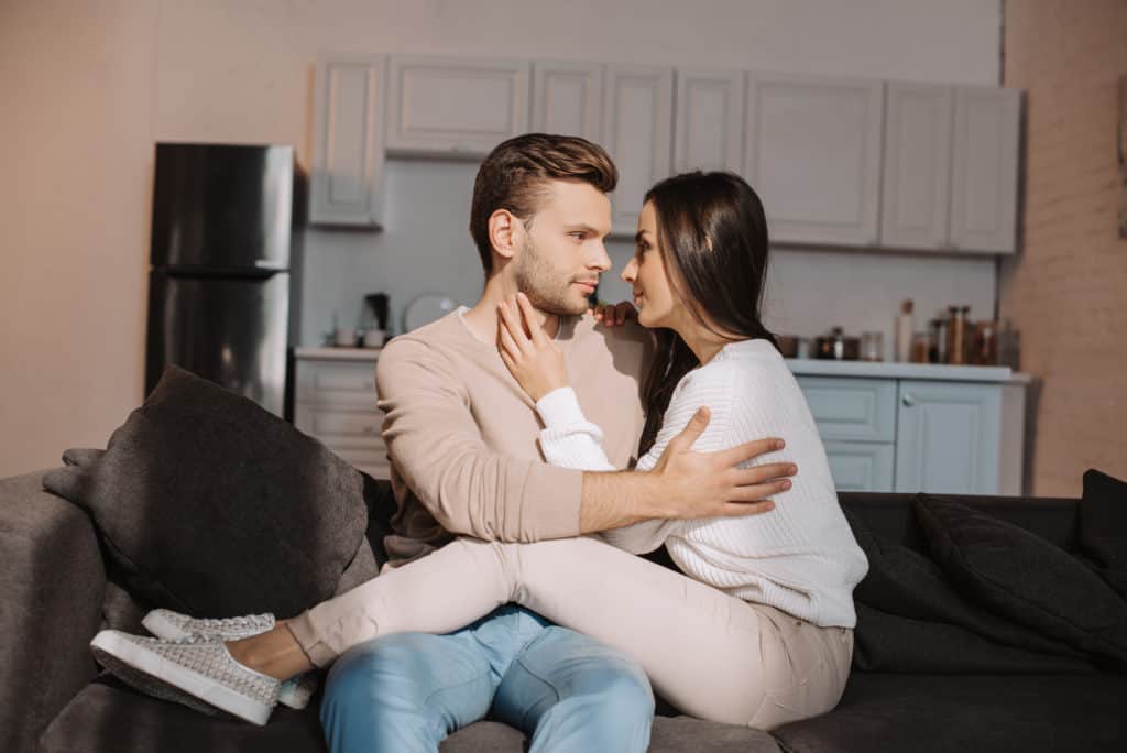Romantic Kissing Techniques: Ignite Passion with Your Boyfriend
