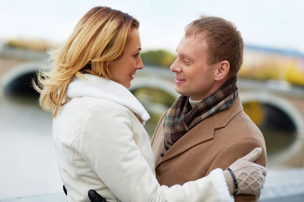 Attract an Aquarius Man: Understanding His Love Language (Libra Edition)