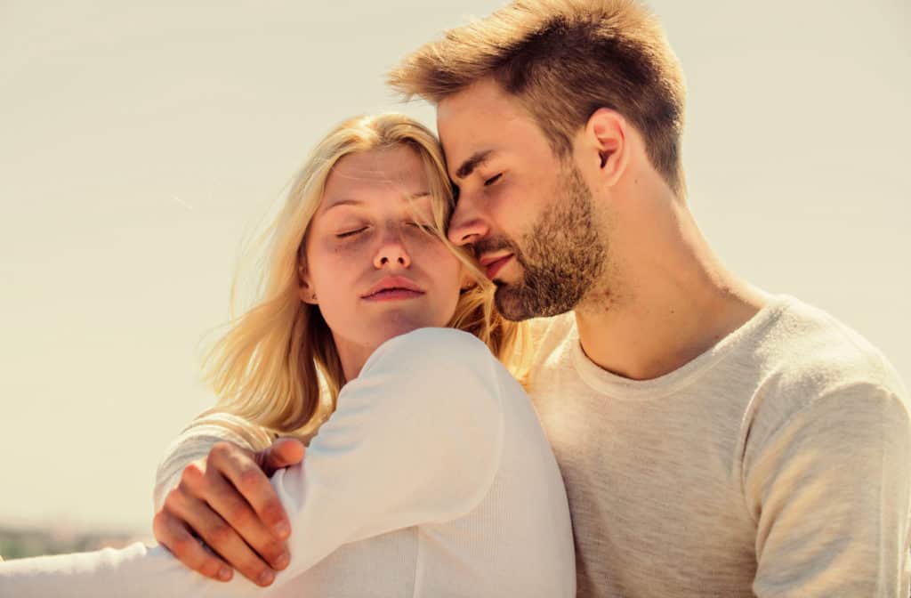 Understanding Leo Women: 18 Reasons for Their Magnetic Appeal