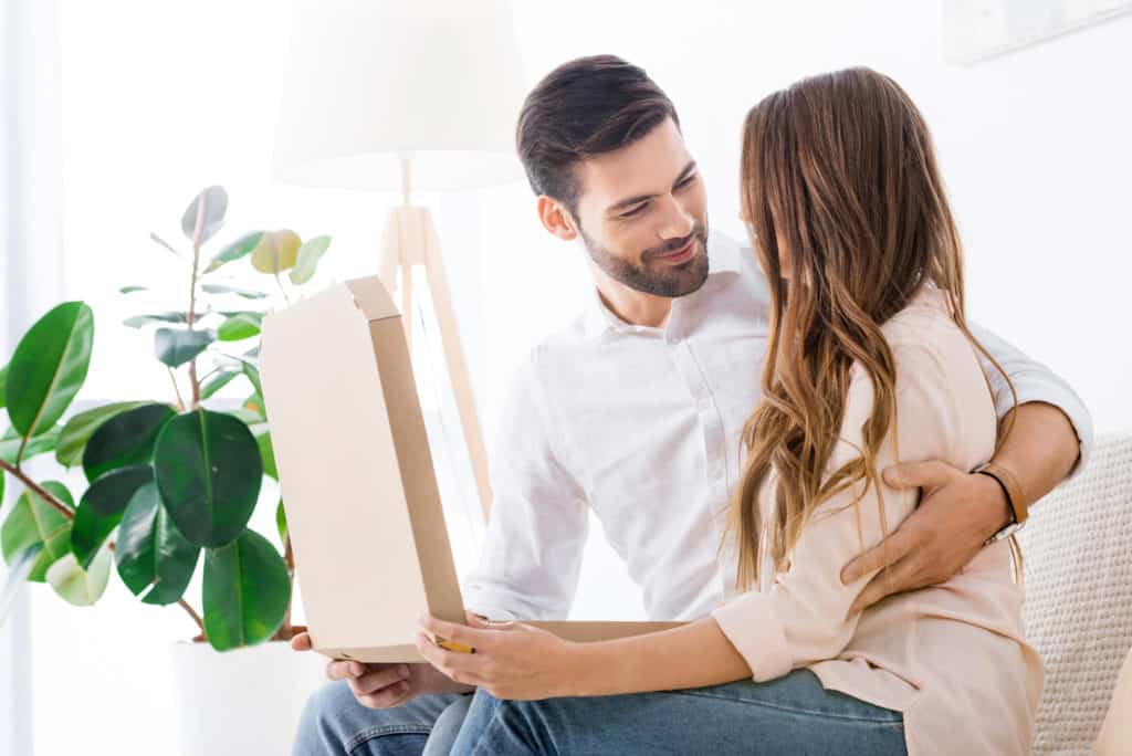Understanding & Supporting Your Girlfriend During Her Period: A Boyfriend s Guide