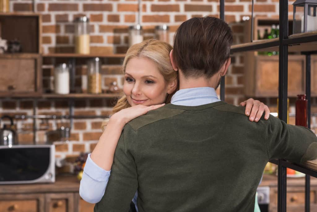Understanding When a Capricorn Woman Withdraws: Causes & How to Respond