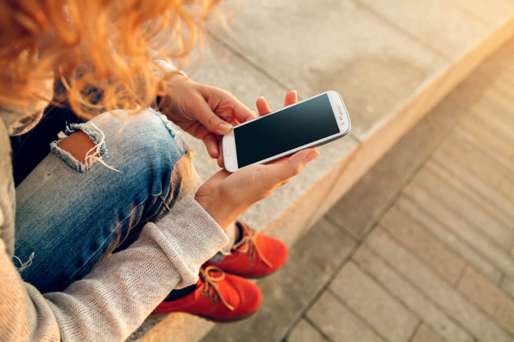Decoding His Texts: How to Respond When He s Slow to Reply