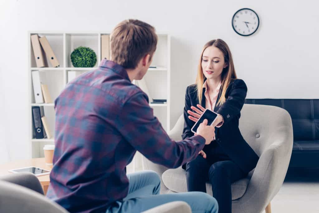 Decoding His Texts: How to Respond When He s Slow to Reply