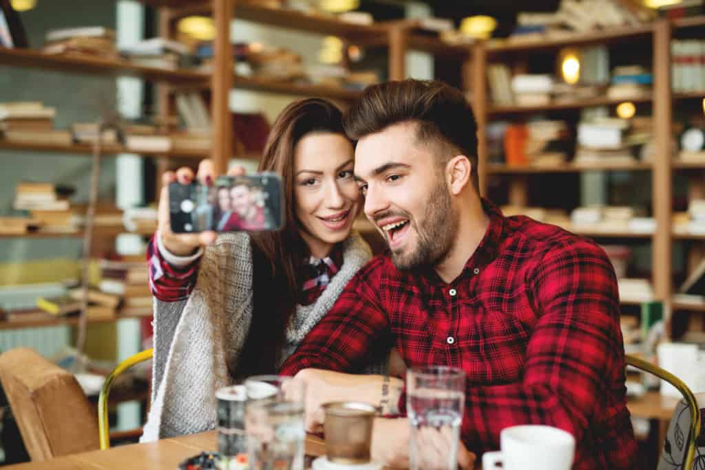 21 Signs She s Interested: Is Your Friendship Becoming Romantic?