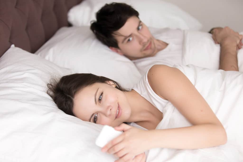 Understanding Phone Privacy: Signs & Respectful Approaches