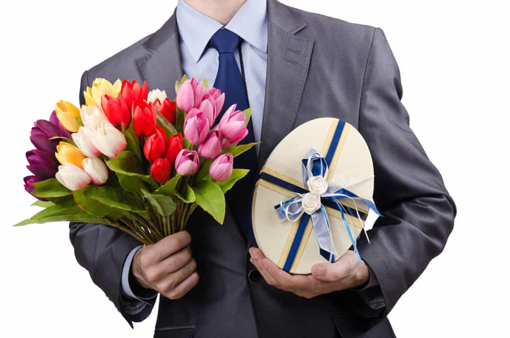 Signs He Misses You: 31 Subtle Clues He Secretly Longs for You