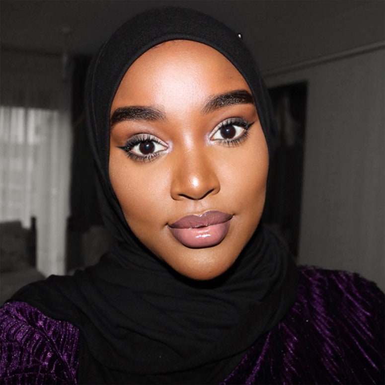 Top Glam Hijabi Influencers: Modest Fashion & Beauty Inspiration