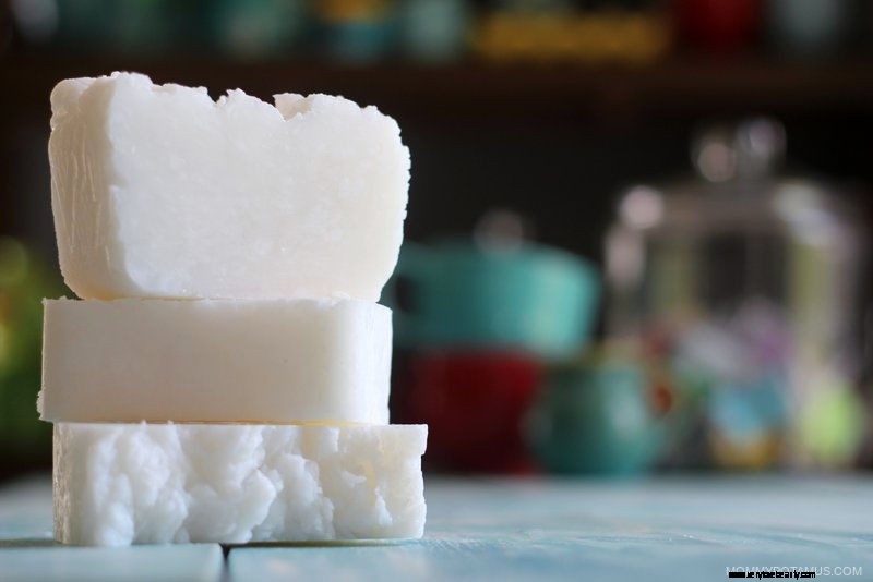 DIY Coconut Oil Shampoo Bar: Natural Hair Care Recipe & Tutorial