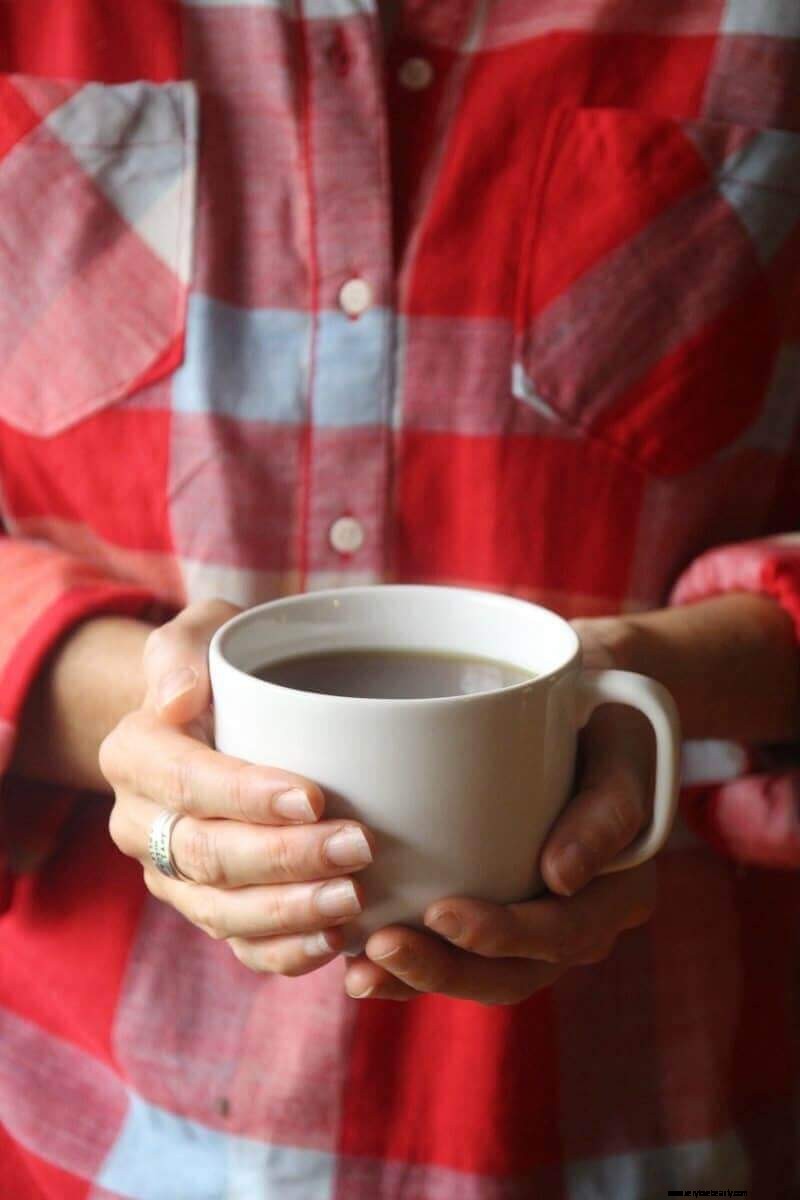 DIY Sore Throat Tea: Soothe Your Throat Naturally