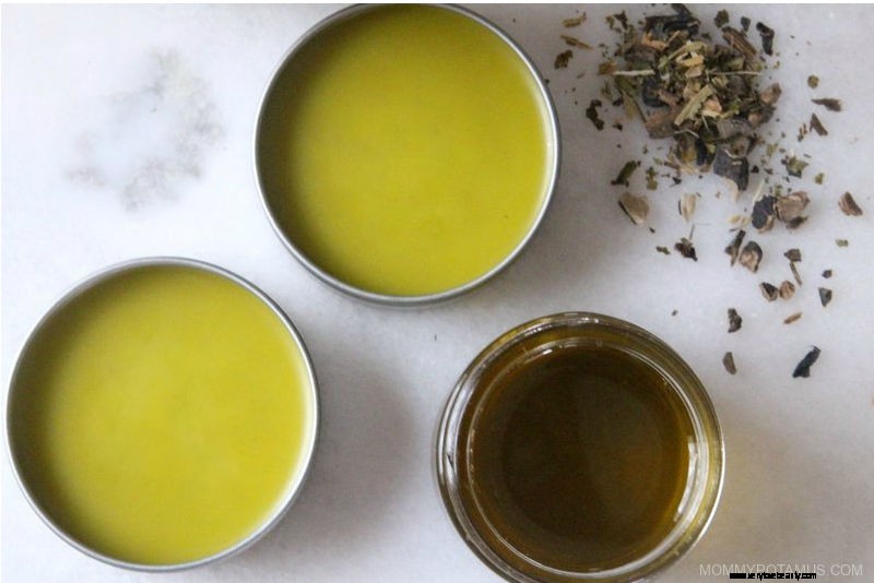 Comfrey Salve vs. Tea: Benefits, Risks & Safe Alternatives