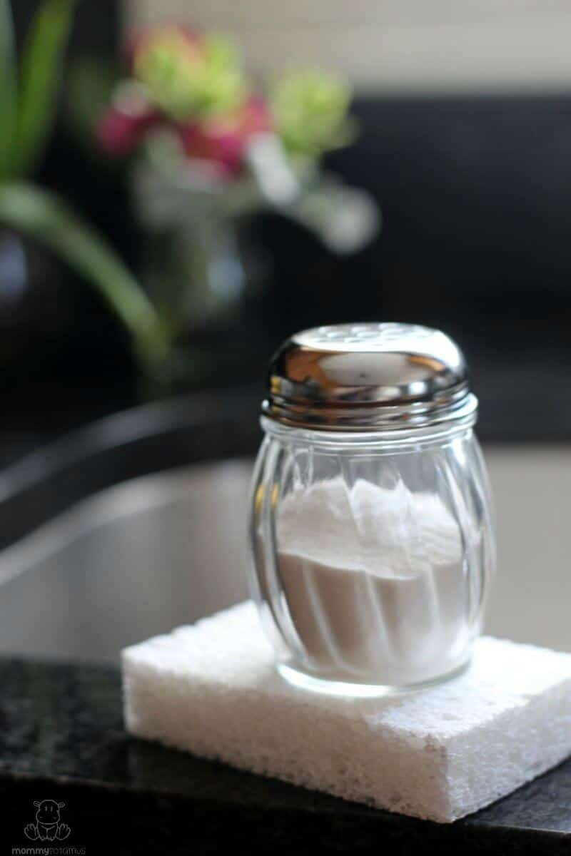 Effective Homemade Scouring Powder: A Quick & Easy Recipe