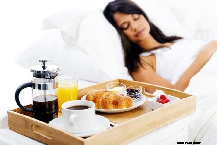 Food vs. Sleep: Which is Crucial for Your Health?