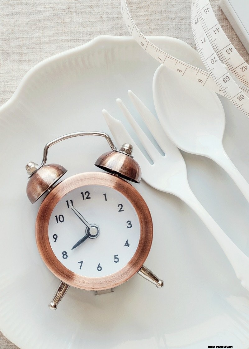 Intermittent Fasting: Boost Energy & Lose Weight - A Beginner s Guide