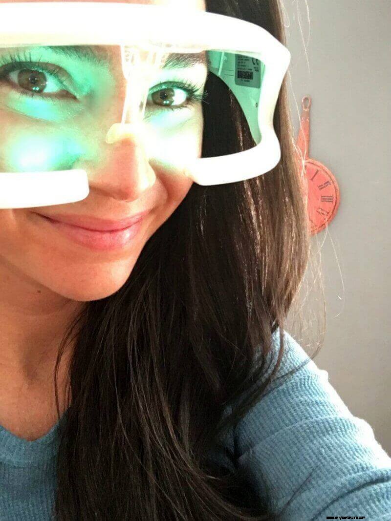 Light Therapy: Boost Mood, Focus & Sleep - A Comprehensive Guide