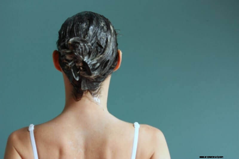 Clay Hair Washes: A Simple Guide to Natural Cleansing