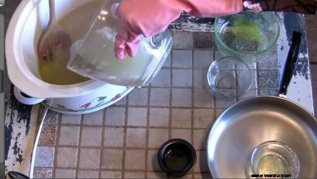 DIY Rosemary Mint Shampoo Bar: Natural & Sustainable Hair Care