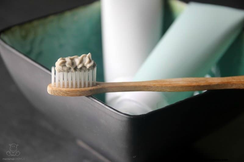 DIY Natural Toothpaste Recipe: A Simple & Effective Guide