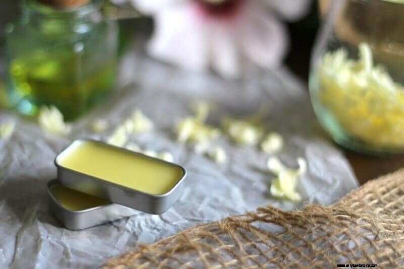 DIY Wild Vanilla Perfume Recipe: A Light & Fresh Blend