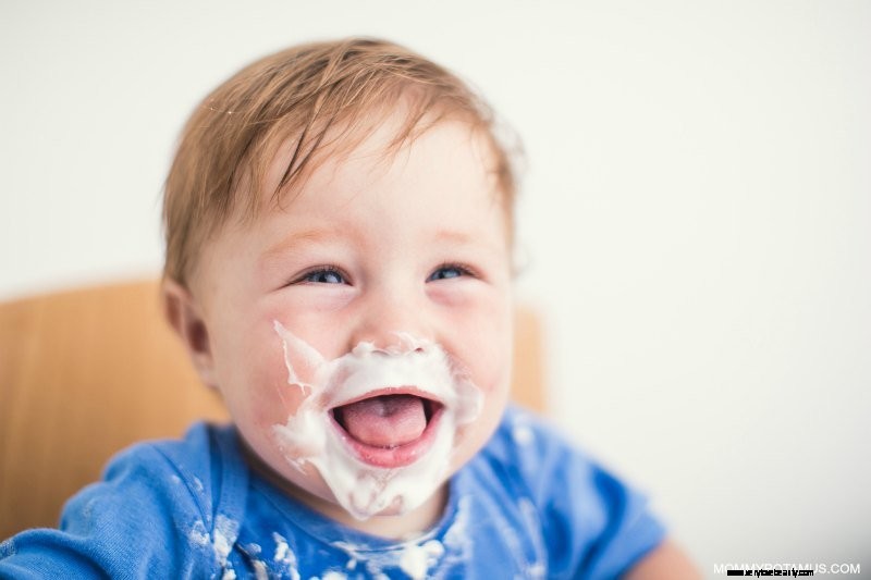 Introducing Solids: Recognizing Readiness & Starting Baby Food – A Comprehensive Guide