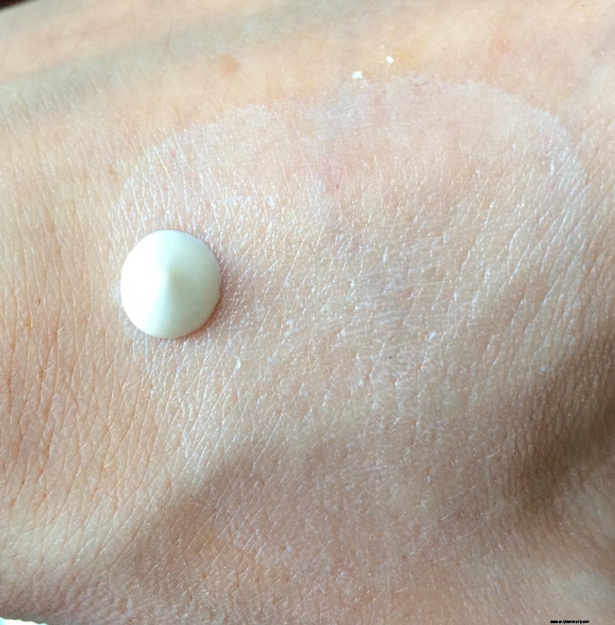 Soltan Dry Touch Sunscreen SPF 50 Review: Protect Your Skin from Sun Damage