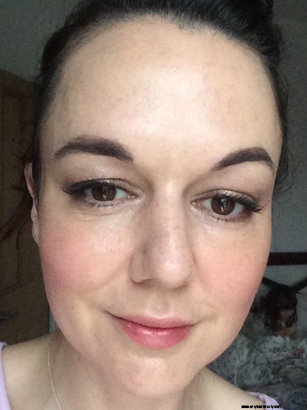 Glycerin for Dry Skin: The Secret to a Flawless Makeup Base