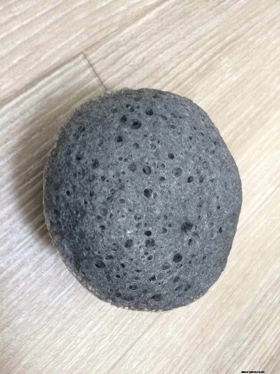 Konjac Sponges: The Benefits & How to Use This Japanese Skincare Secret