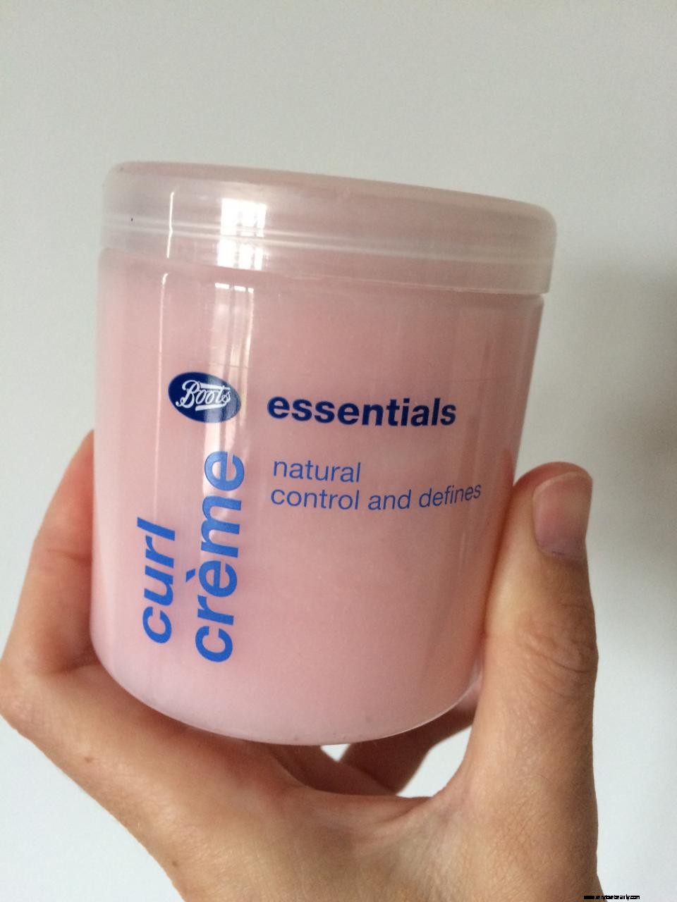 Boots Boots Essentials Curl Crème Review: Definition & Frizz Control for 2C Hair?