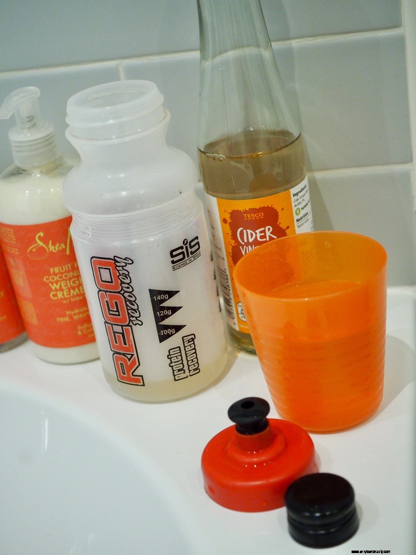 No-Poo Transition: A Guide for Curly & Wavy Hair