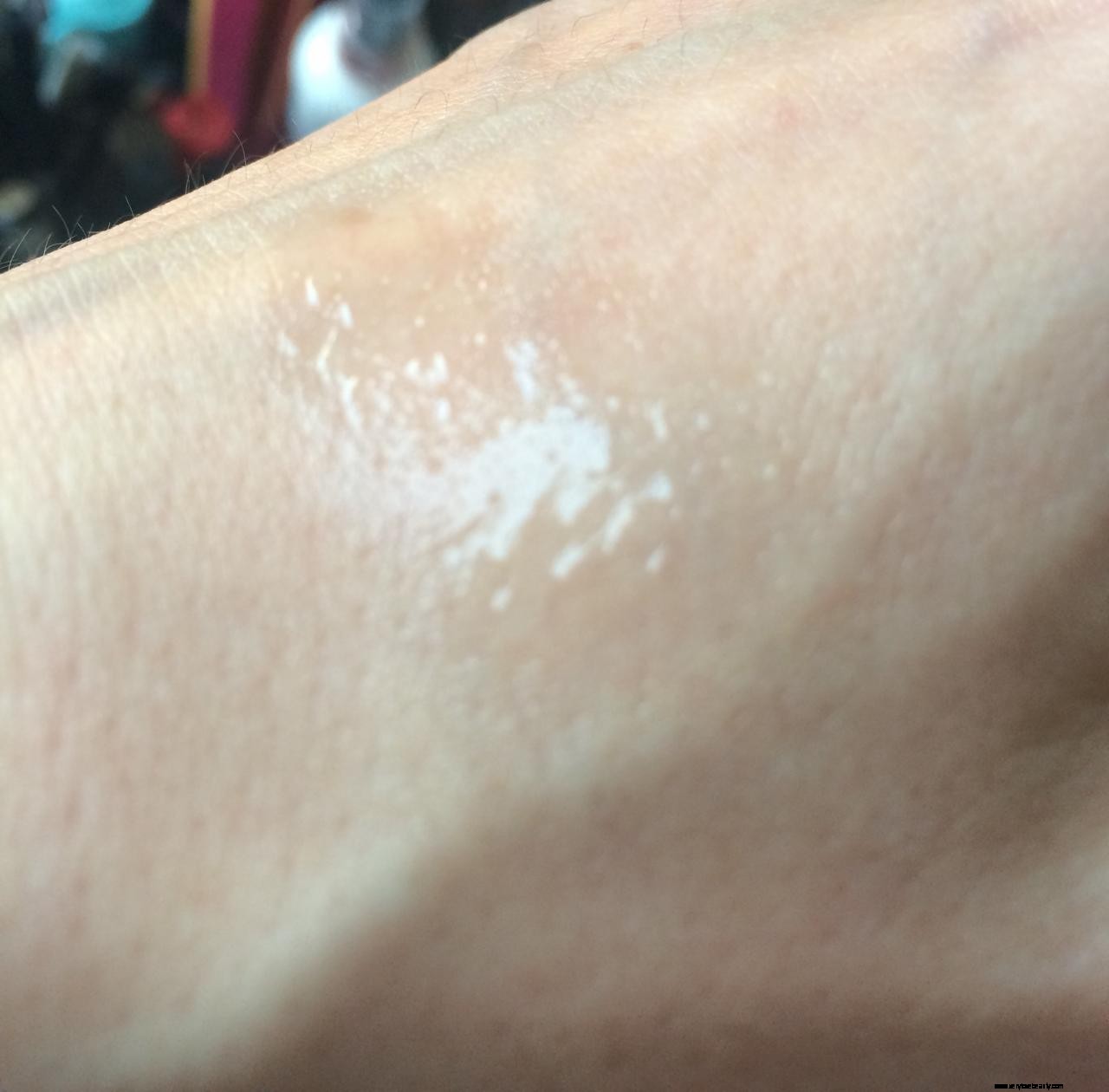 Makeup Revolution Aqua Seal Liquid Eye Primer Review: Does It Hold Eyeshadow?
