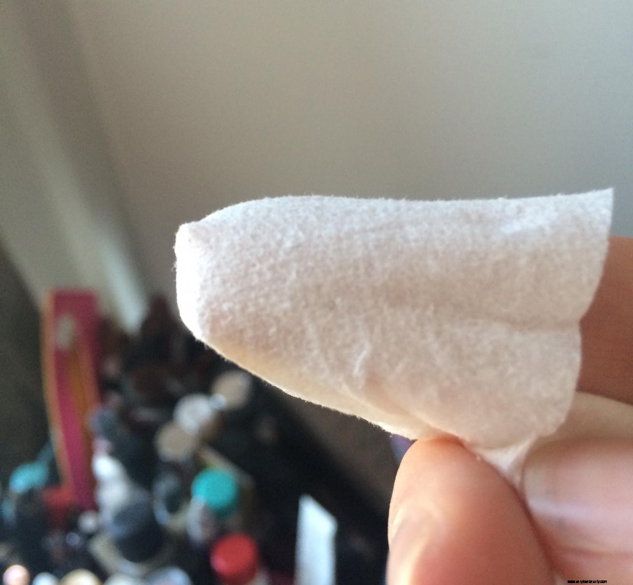 Prevent Creasing Under Eye Makeup: Tips & Techniques