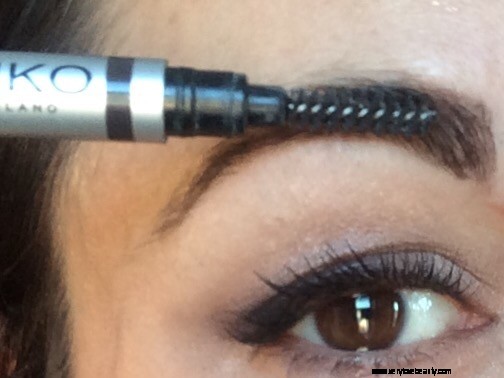 Brow Makeup Guide: Achieve Natural-Looking Brows in 30 Seconds
